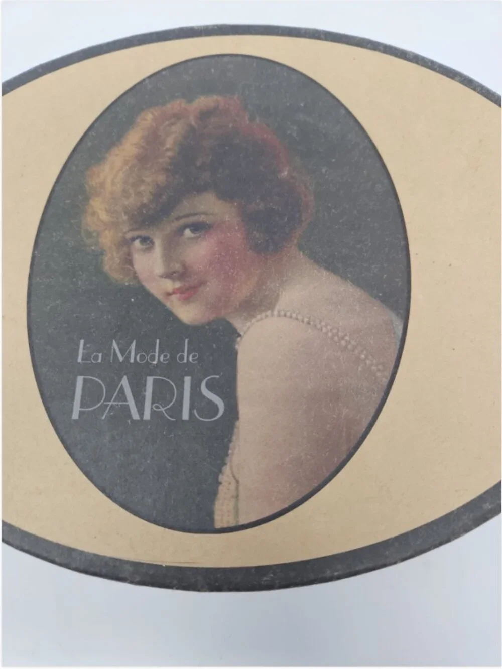 Vintage Lidded Wallpaper Hat Box La Mode de Paris Flapper Girl Millinery Rooms